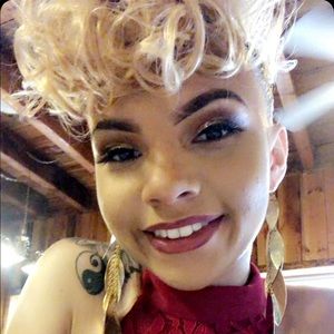 Meet your Posher, Ariel